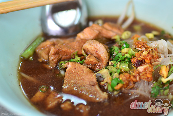 ร้านอร่อย,นนทบุรี,ก๋วยเตี๋ยวเรือ,ก๋วยเตี๋ยวน้ำตก,ก๋วยเตี๋ยวเนื้อ,เกาเหลา,เกาเหลาเมืองนนท์,เมืองนนท์,น้ำตก,ก๋วยเตี๋ยวอร่อย,ก๋วยเตี๋ยวหมูตุ๋น,ก๋วยเตี๋ยวหมูน้ำตก,ก๋วยเตี๋ยว