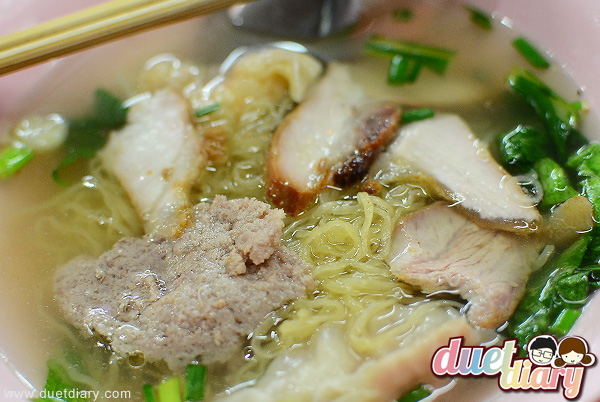 บะหมี่เกี๊ยว,เยาวราช,ร้านอร่อย,ของอร่อย,พาชิม,แนะนำ,เกี๊ยวกุ้ง,ไม่แพง,กลางคืน