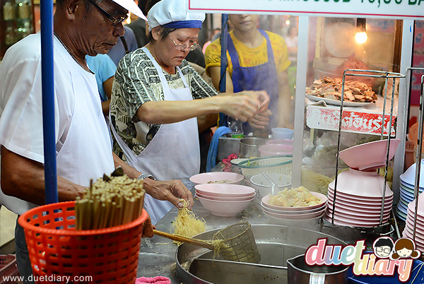 บะหมี่เกี๊ยว,เยาวราช,ร้านอร่อย,ของอร่อย,พาชิม,แนะนำ,เกี๊ยวกุ้ง,ไม่แพง,กลางคืน