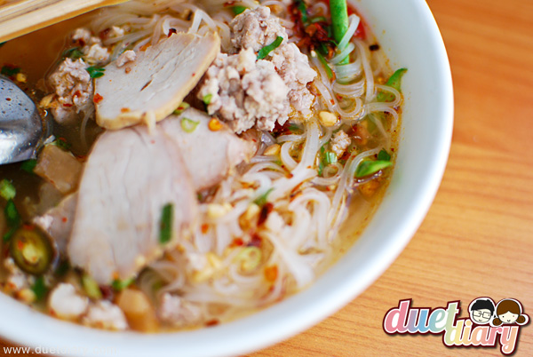 ก๋วยเตี๋ยว,ร้านอร่อย,บางลำพู,วัดสังเวช,ถนนพระอาทิตย์,สุโขทัย,อร่อย,ของอร่อย,สมทรงโภชนา,ไม่แพง,อาหารไทย,ก๋วยเตี๋ยวสุโขทัย วัดสังเวช