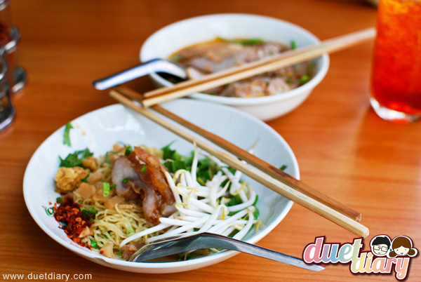 ก๋วยเตี๋ยว,ร้านอร่อย,บางลำพู,วัดสังเวช,ถนนพระอาทิตย์,สุโขทัย,อร่อย,ของอร่อย,สมทรงโภชนา,ไม่แพง,อาหารไทย,ก๋วยเตี๋ยวสุโขทัย วัดสังเวช