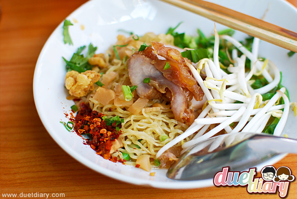 ก๋วยเตี๋ยว,ร้านอร่อย,บางลำพู,วัดสังเวช,ถนนพระอาทิตย์,สุโขทัย,อร่อย,ของอร่อย,สมทรงโภชนา,ไม่แพง,อาหารไทย,ก๋วยเตี๋ยวสุโขทัย วัดสังเวช