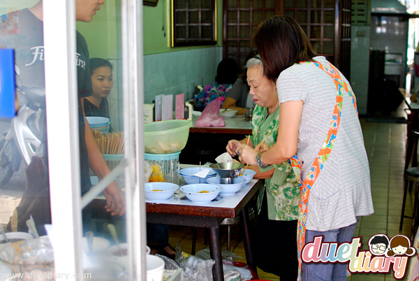 ก๋วยเตี๋ยว,ร้านอร่อย,บางลำพู,วัดสังเวช,ถนนพระอาทิตย์,สุโขทัย,อร่อย,ของอร่อย,สมทรงโภชนา,ไม่แพง,อาหารไทย,ก๋วยเตี๋ยวสุโขทัย วัดสังเวช