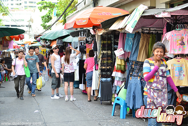 ซอยละลายทรัพย์,ซ.ละลายทรัพย์,สีลม,ตลาด,ตลาดนัด,เสื้อผ้า,ร้าน