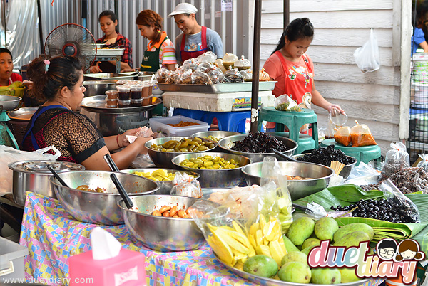 ซอยละลายทรัพย์,ซ.ละลายทรัพย์,สีลม,ตลาด,ตลาดนัด,เสื้อผ้า,ร้าน