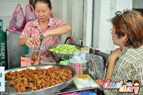 ซอยละลายทรัพย์,ซ.ละลายทรัพย์,สีลม,ตลาด,ตลาดนัด,เสื้อผ้า,ร้าน